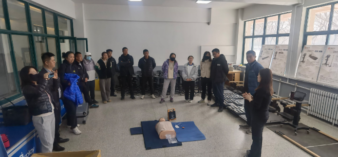 体育教研部开展校园AED+CPR急救技能培训