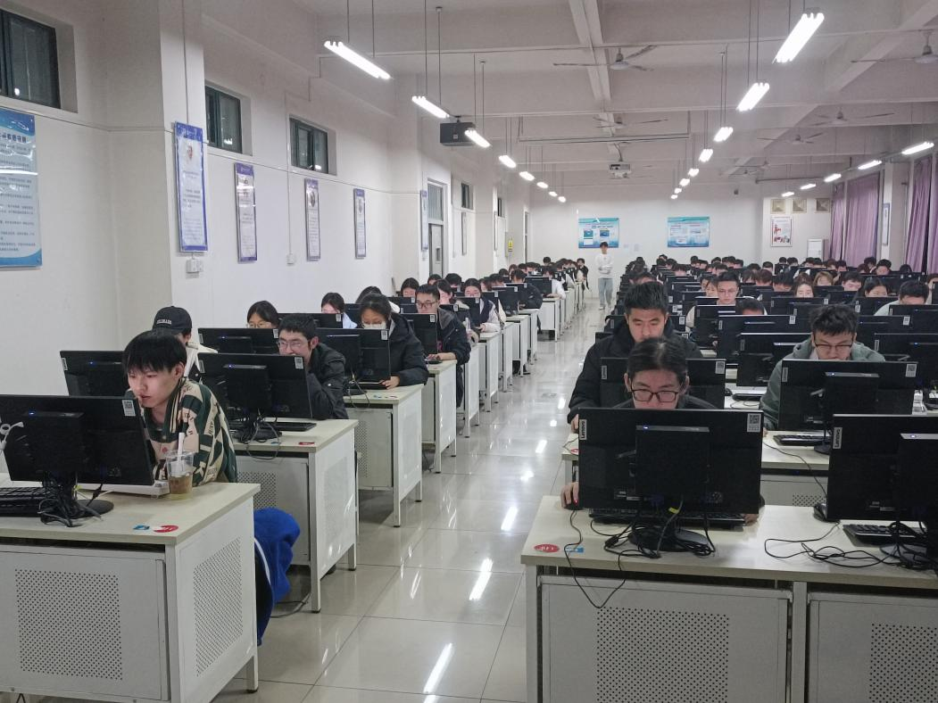 学校举办“中国高校计算机大赛——团体程序设计天梯赛”选拔赛